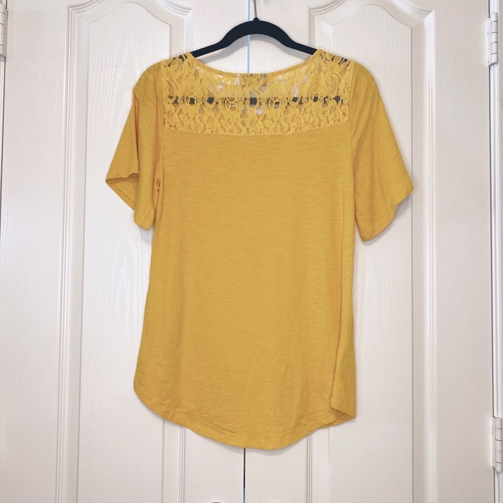Woman’s Loft Blouse With Lace Details Shorts Sleeves Size XS Mustard Yellow
